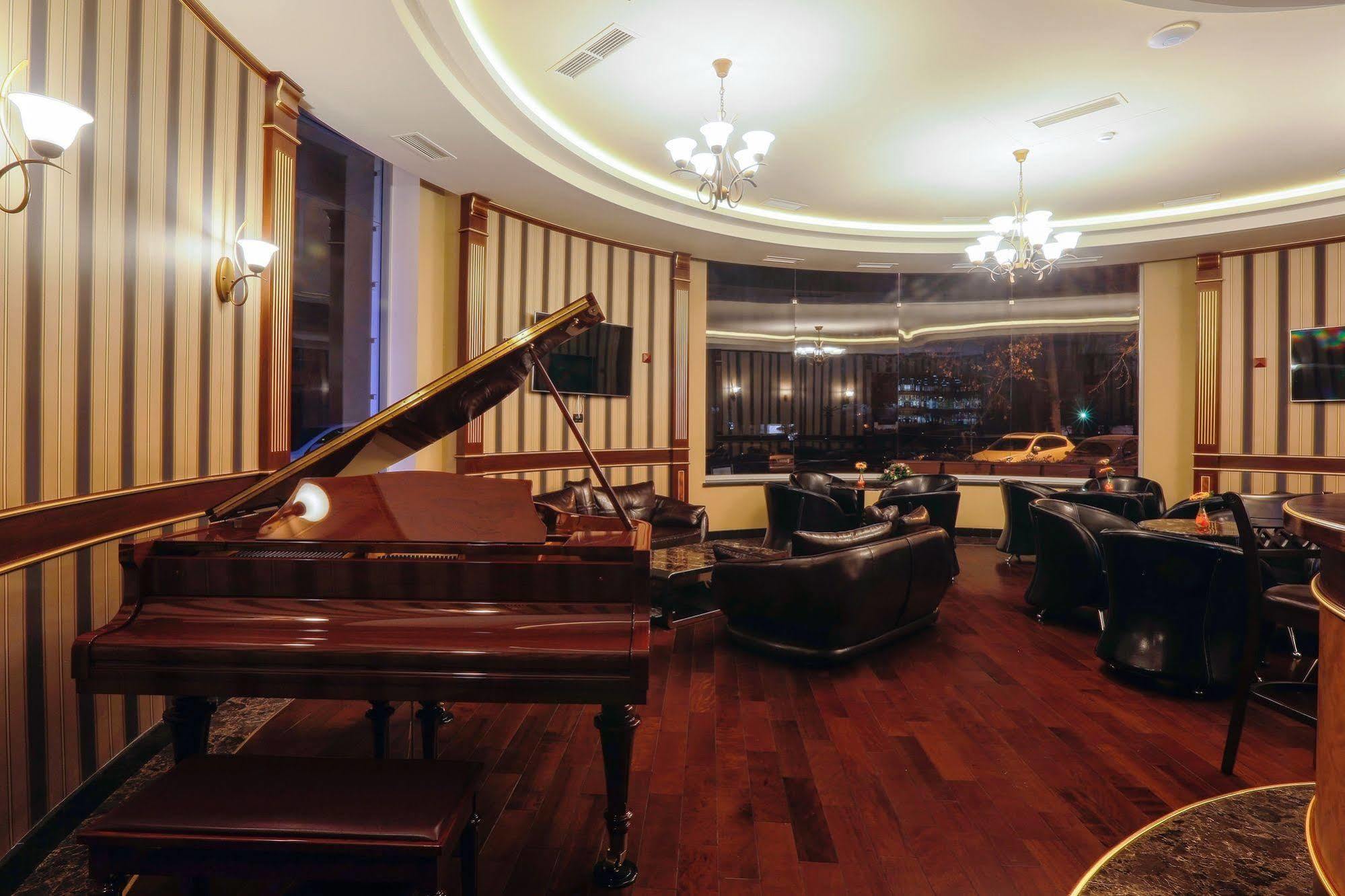 Diamond Hotel Erevan Exterior foto